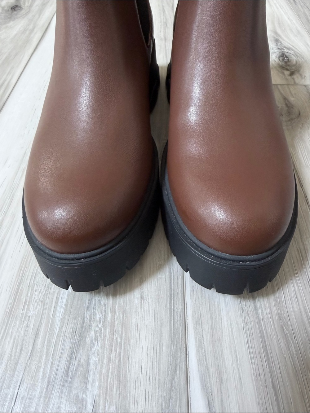 Coach CM588 Brown Leather Chelsea Lug Boots Women’s 7B - Picture 4 of 10